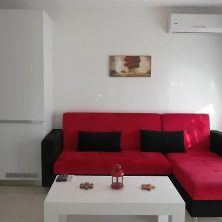 Уютные Апартаменты В Отличном Районе Apartamento *